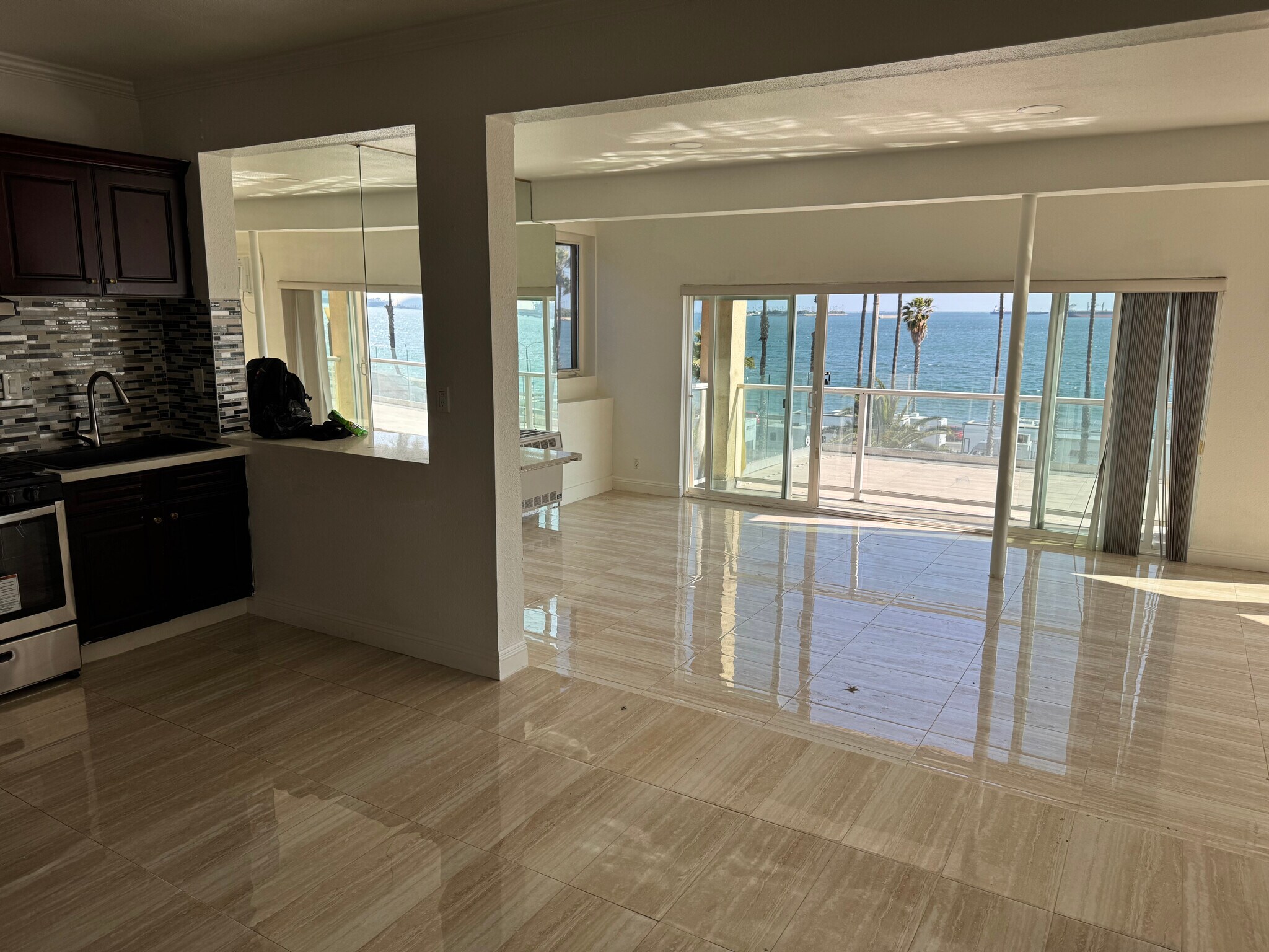 Building Photo - 2230 E Ocean Blvd