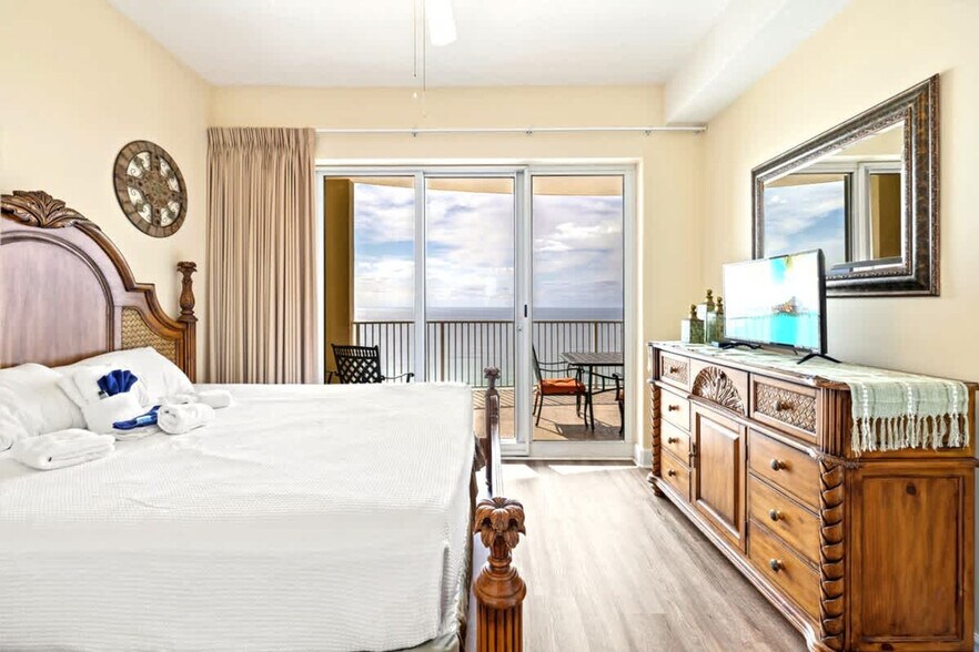 Building Photo - 10625 Front Beach Rd