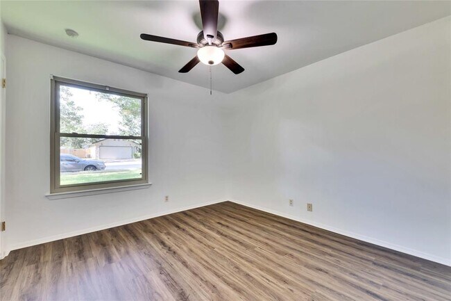 Building Photo - 3411 Monument Dr