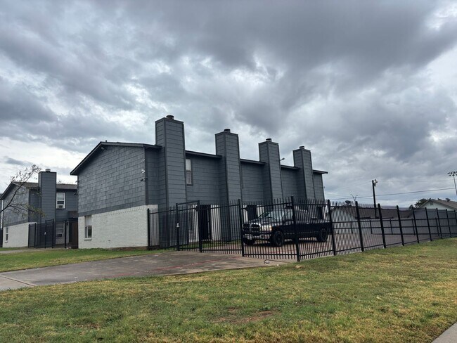 Building Photo - Affordable, Gated Community with Updated 2-Bedroom, 1.5-Bath