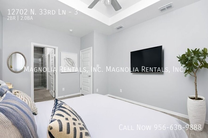 Building Photo - 12702 N 33rd Ln