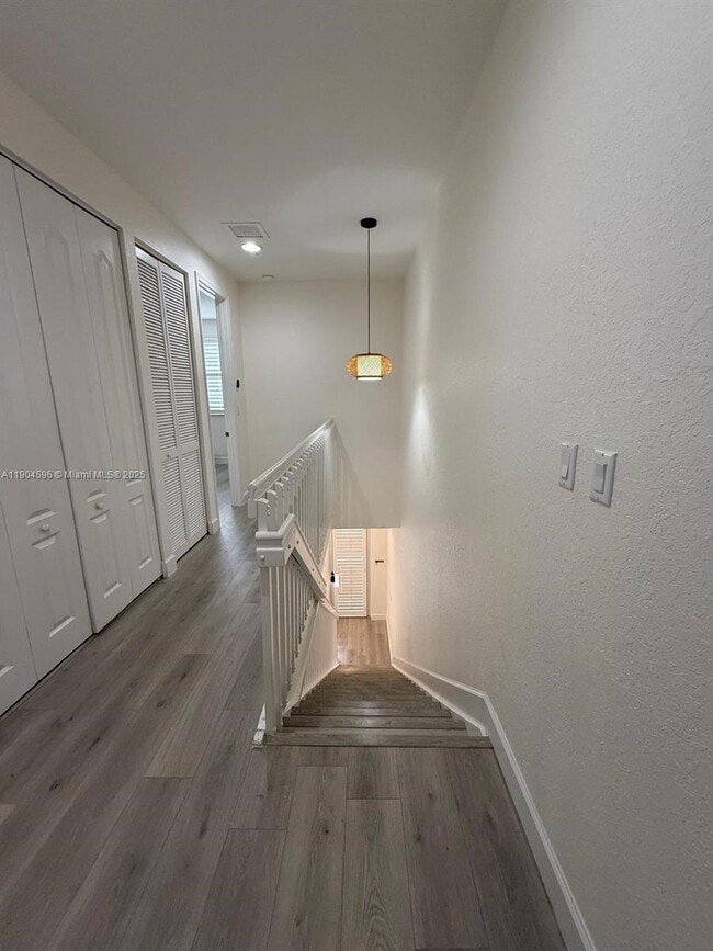 Building Photo - 705 SW 147th Ave