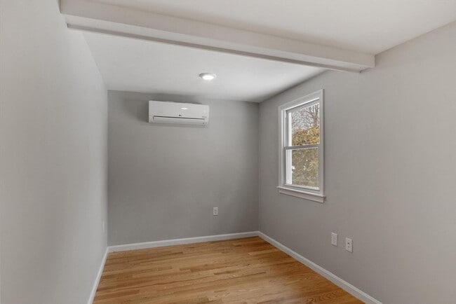 Building Photo - 31 Birch Rd