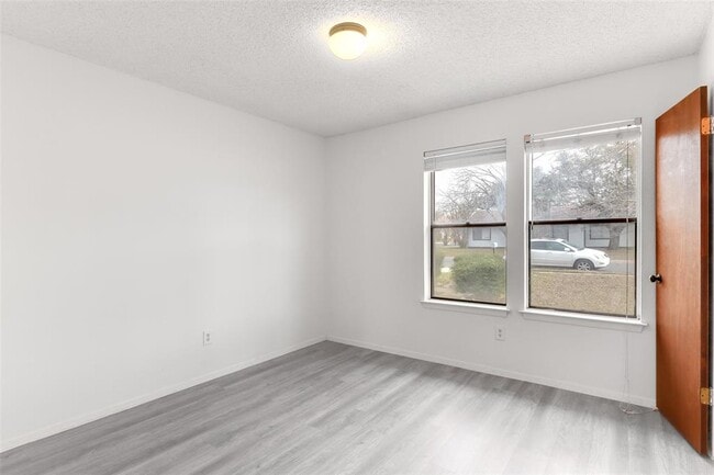 Building Photo - 10401 Wagon Gap Dr