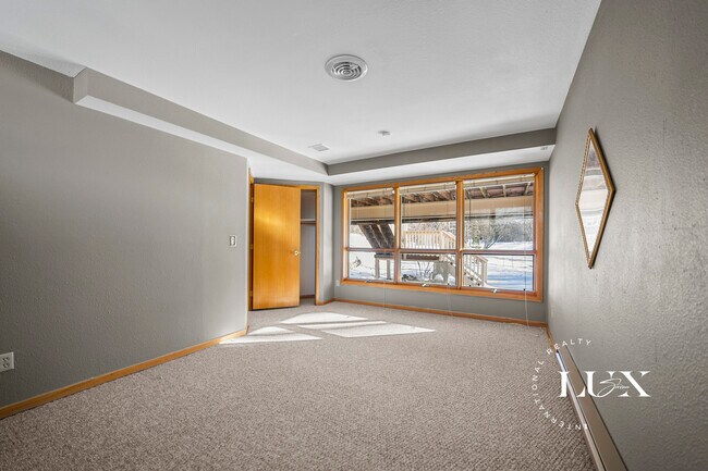 Building Photo - 2504 Sheffield Cir N