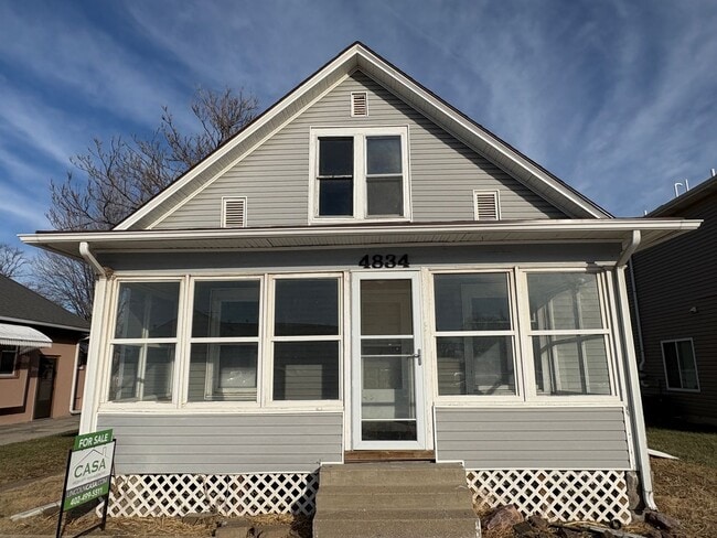 Building Photo - Spacious Home with Huge Backyard, Laundry included