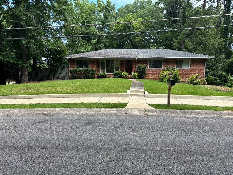 Primary Photo - 900 Delcris Dr