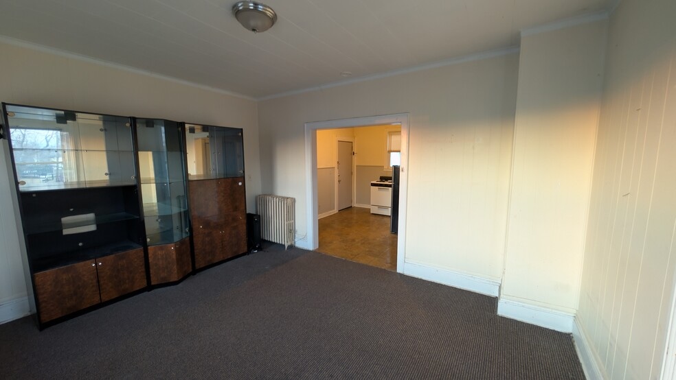 Building Photo - 65 Main St