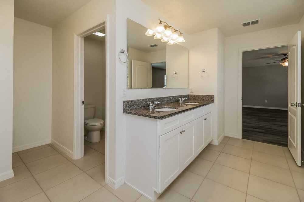 Building Photo - 3459 Landing Vw