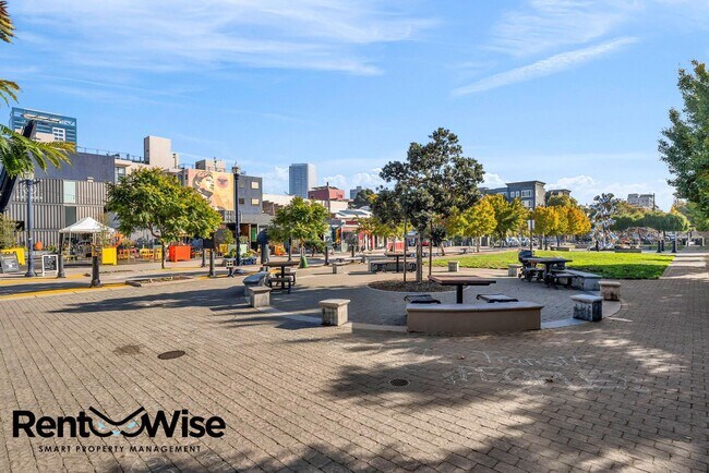 Building Photo - 450 Hayes St