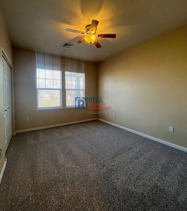 Building Photo - 2302 Owens Ave