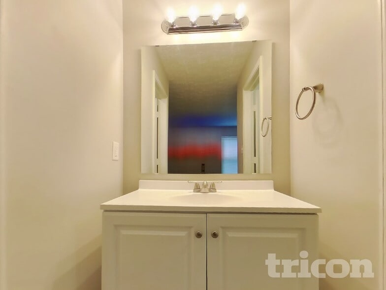 Building Photo - 6907 Tartan Ct