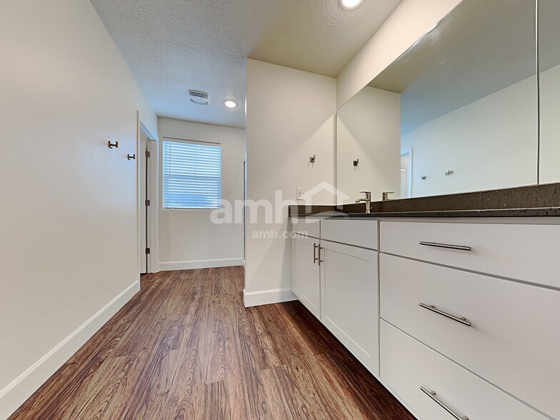 Building Photo - 212 Allen Ln