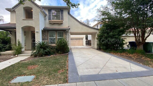 Primary Photo - 365 E Legacy Dr