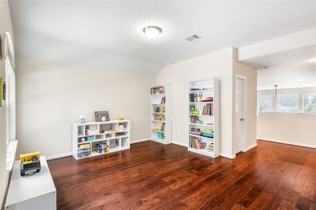 Building Photo - 6819 Lavington Way