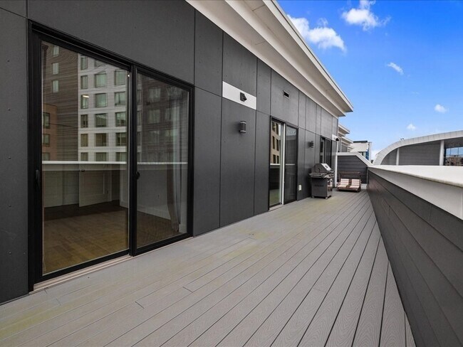 Building Photo - 50 Hichborn St