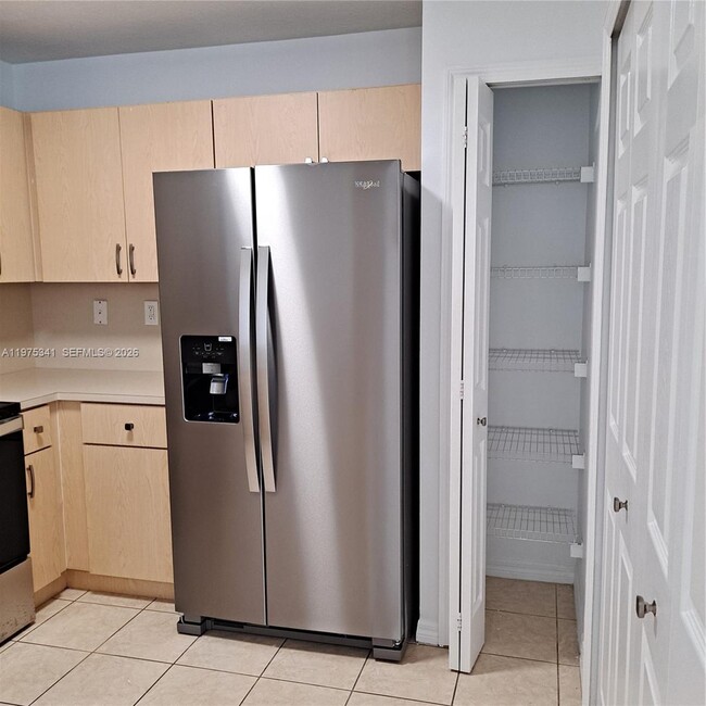 Building Photo - 642 SW 106th Ave