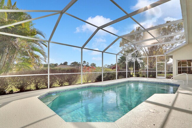 Building Photo - 1252 SW Bent Pine Cove