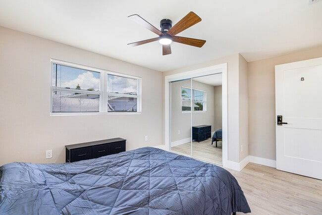 Building Photo - Englewood Padsplit Co-living Affordable Ho...