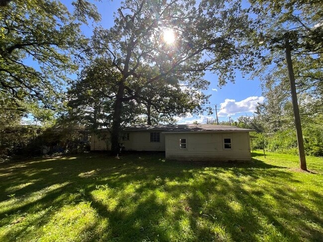 Building Photo - 2862 Oak Forest Dr