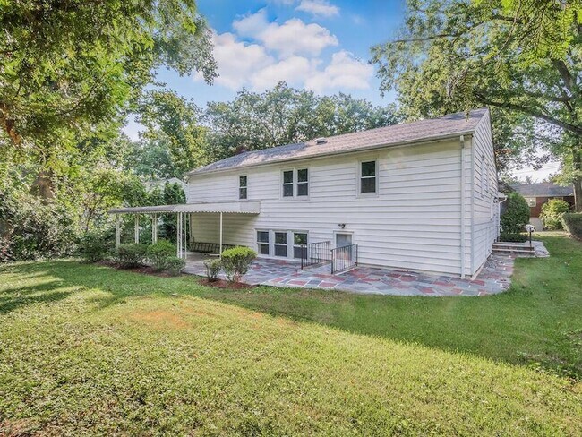 Building Photo - 90 Patton Dr