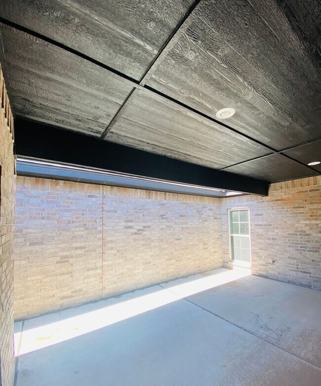 Building Photo - Stunning New 3/2 Townhomes