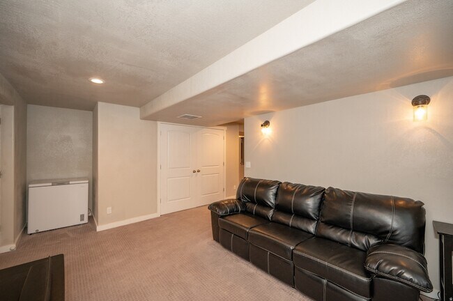 Building Photo - 794 Star Spangled Dr