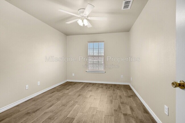 Building Photo - 1025 Rice St