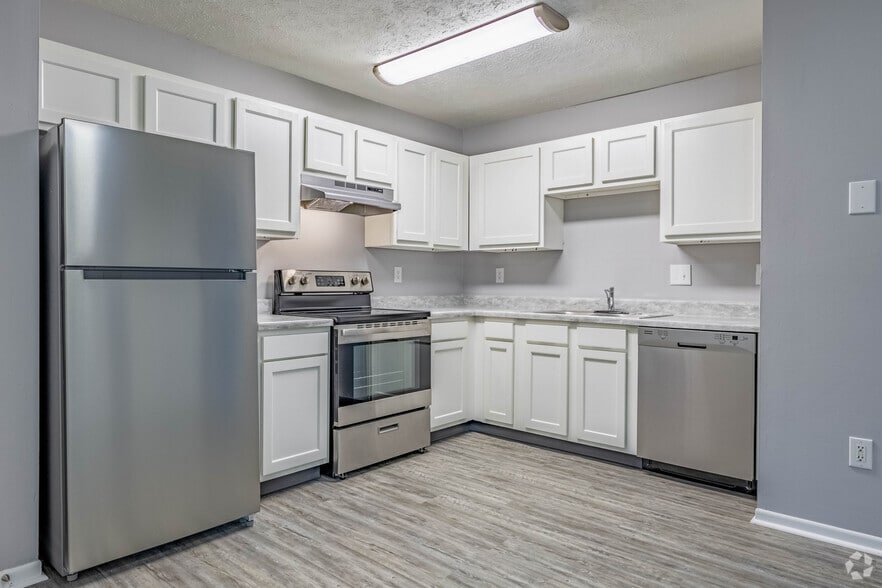 3BR, 2BA - 1,250SF - Kitchen - Eagle Ridge Apartments