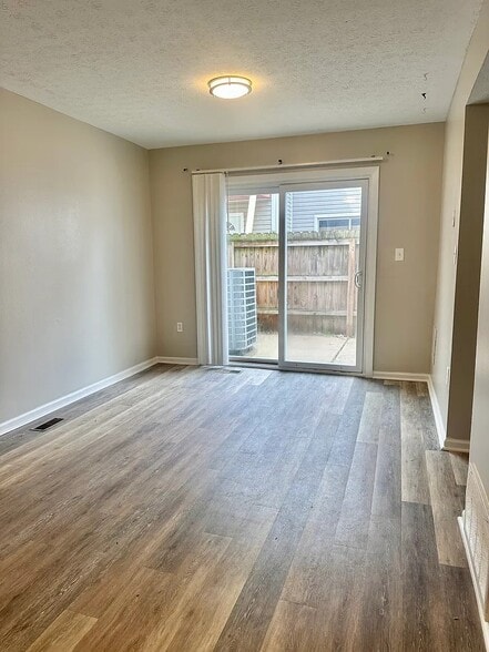 Building Photo - 351 Chadwick Pl
