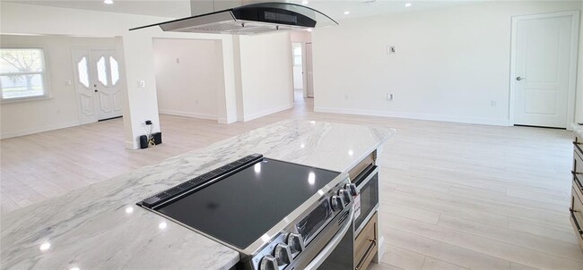 Building Photo - 4018 29th Ave W