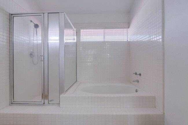 Building Photo - 26721 Sierra Vista