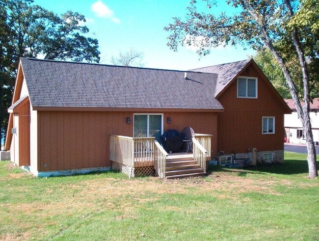 Building Photo - 1495 Pier Dr