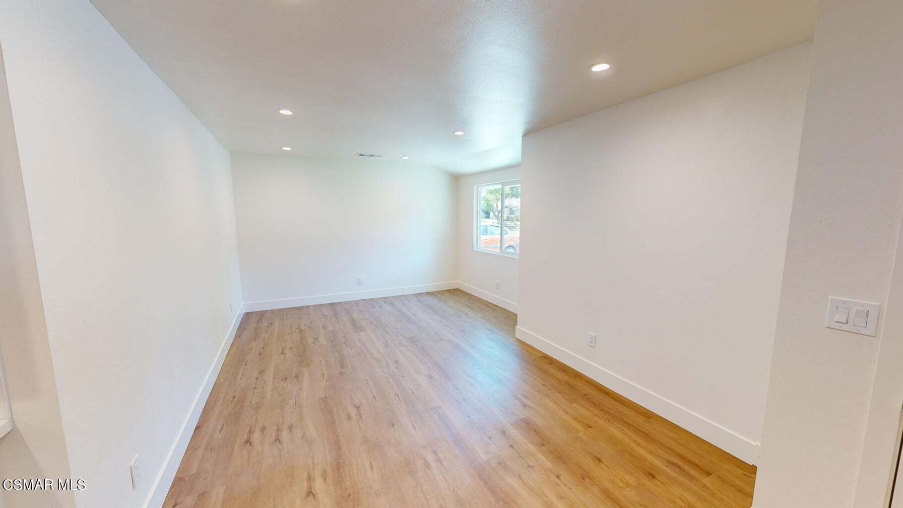 Building Photo - 971 Calle Nogal