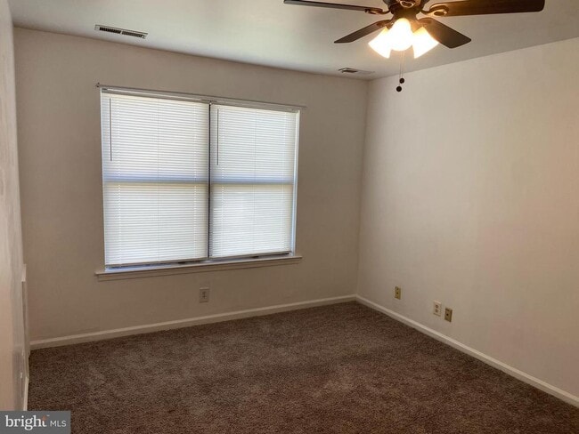 Building Photo - 104 Duet Dr