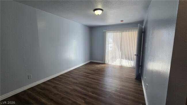 Building Photo - 716 N 11th St