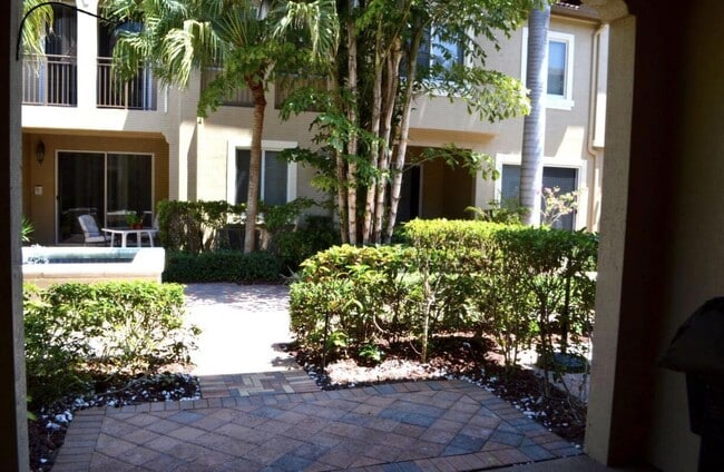 Building Photo - 3042 Waterside Cir