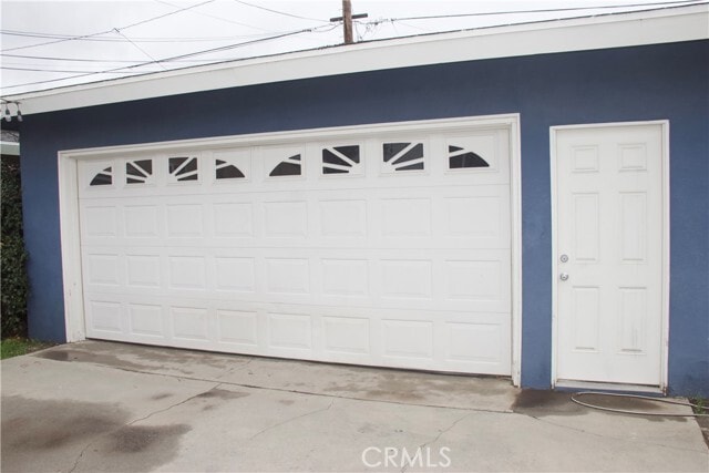 Building Photo - 9621 Central