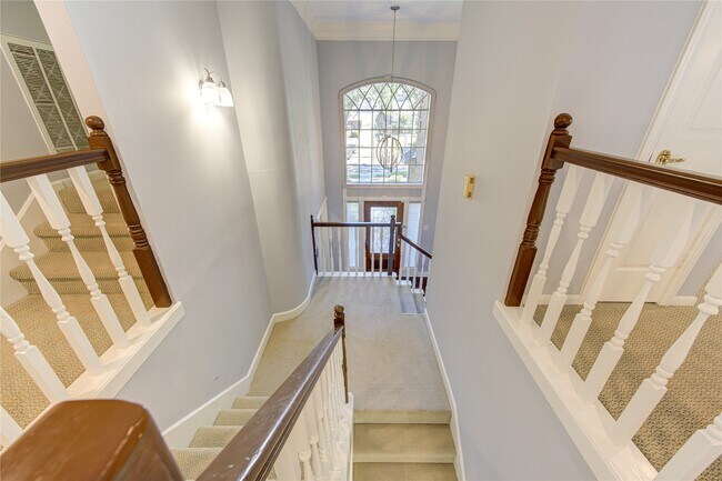 Building Photo - 3622 Springhill Ln