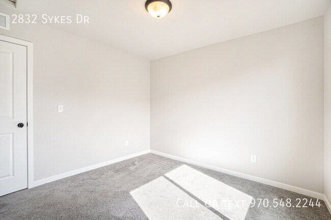 Building Photo - 2832 Sykes Dr