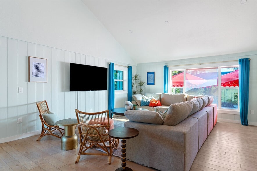 Building Photo - 8709 9th Ave NW