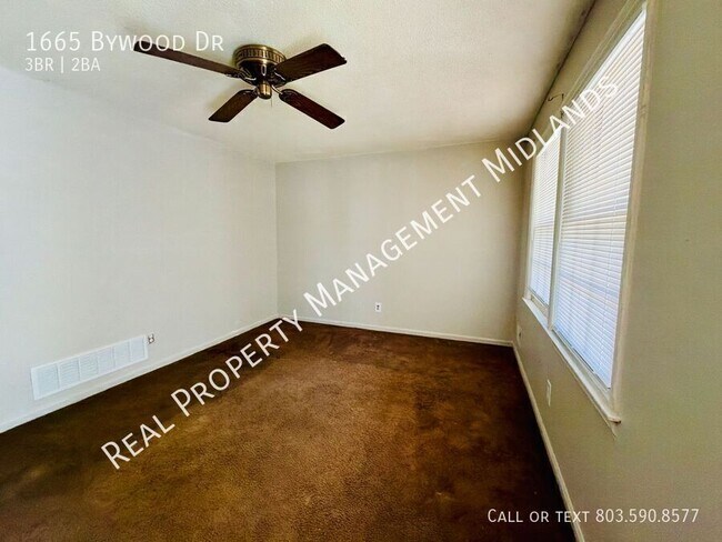 Building Photo - 1665 Bywood Dr