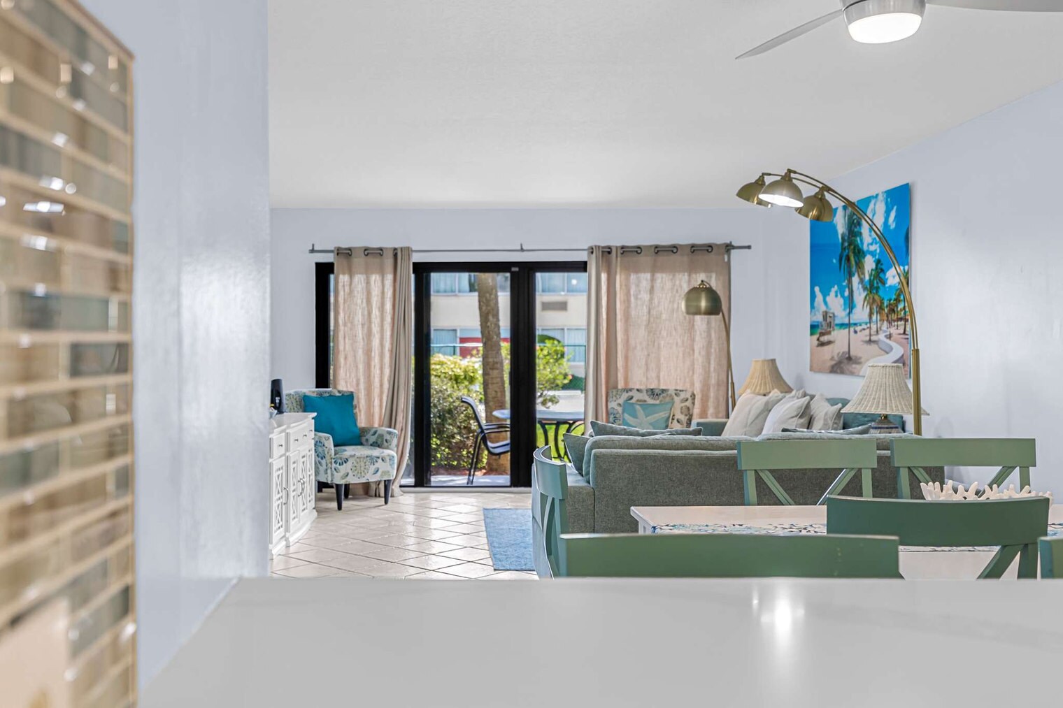 Building Photo - 39 Tulip Ave