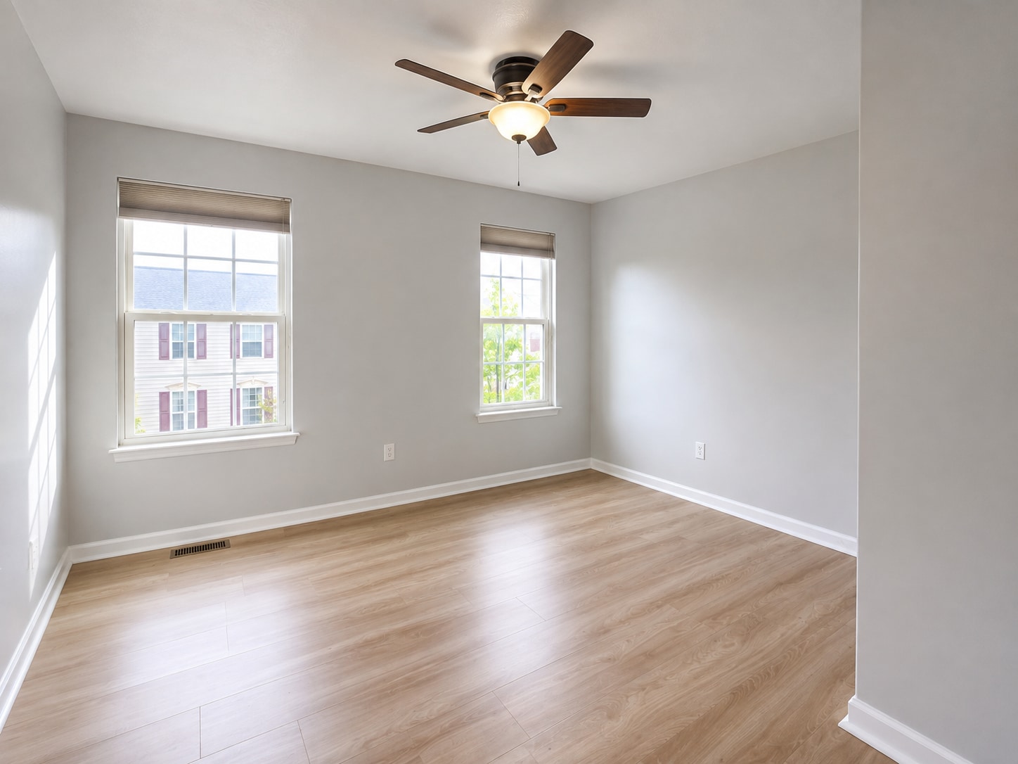 Building Photo - 1502 Pointe View Dr