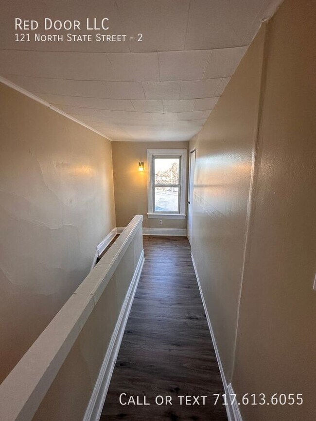 Building Photo - 121 N State St