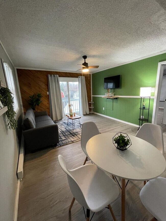 Building Photo - 127 Clearfield St