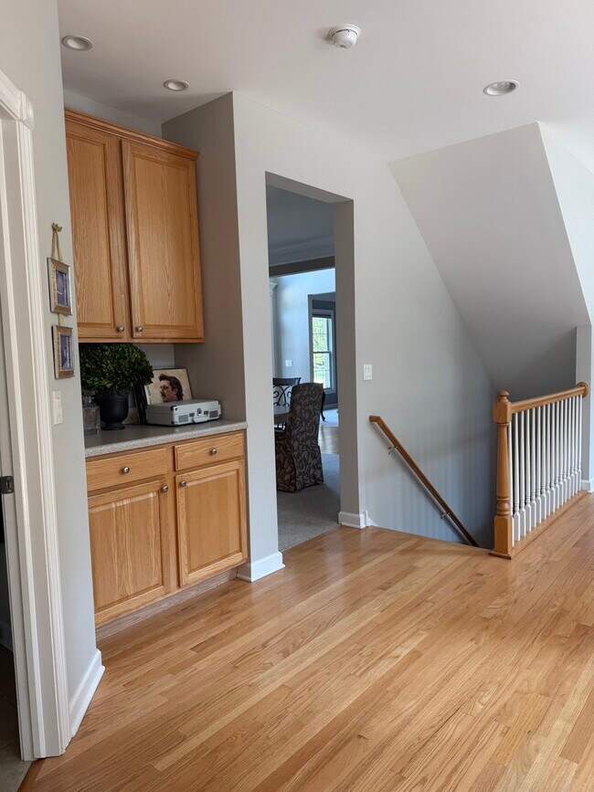 Building Photo - 755 Wedgewood Dr