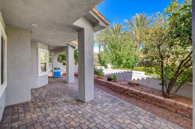 Building Photo - 2132 Lookout Point Cir