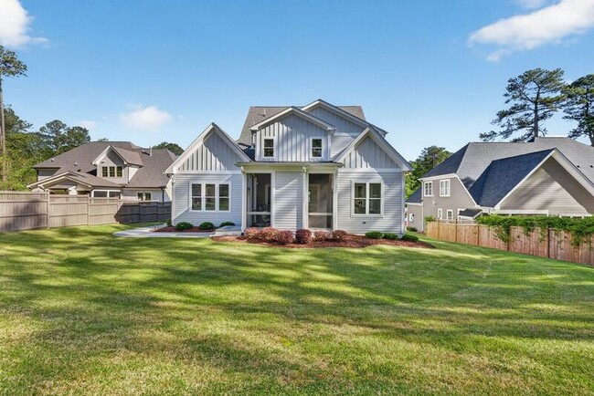 Building Photo - 3419 Edgemont Dr
