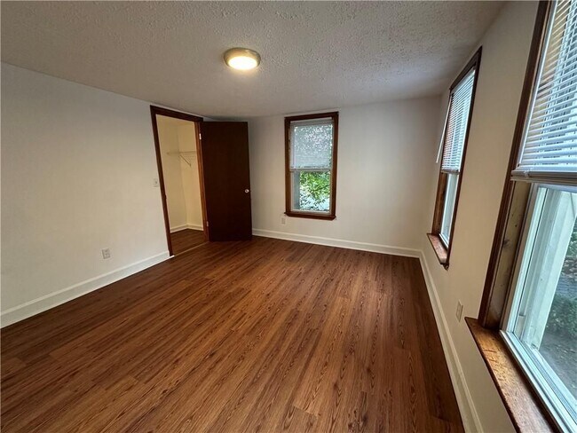 Building Photo - 177 Boyden St